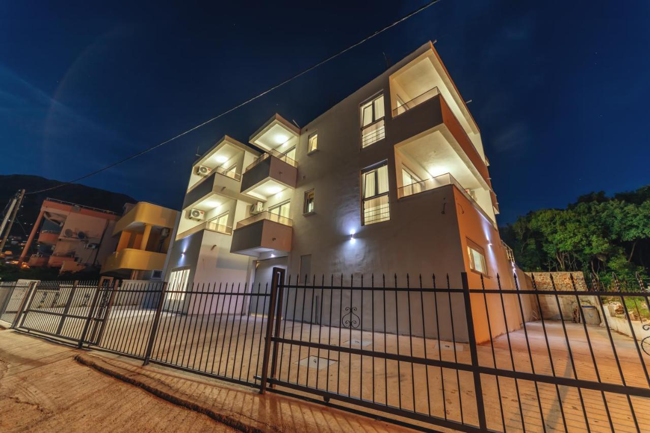 Ferienwohnung Harasta Lux Bar Exterior foto
