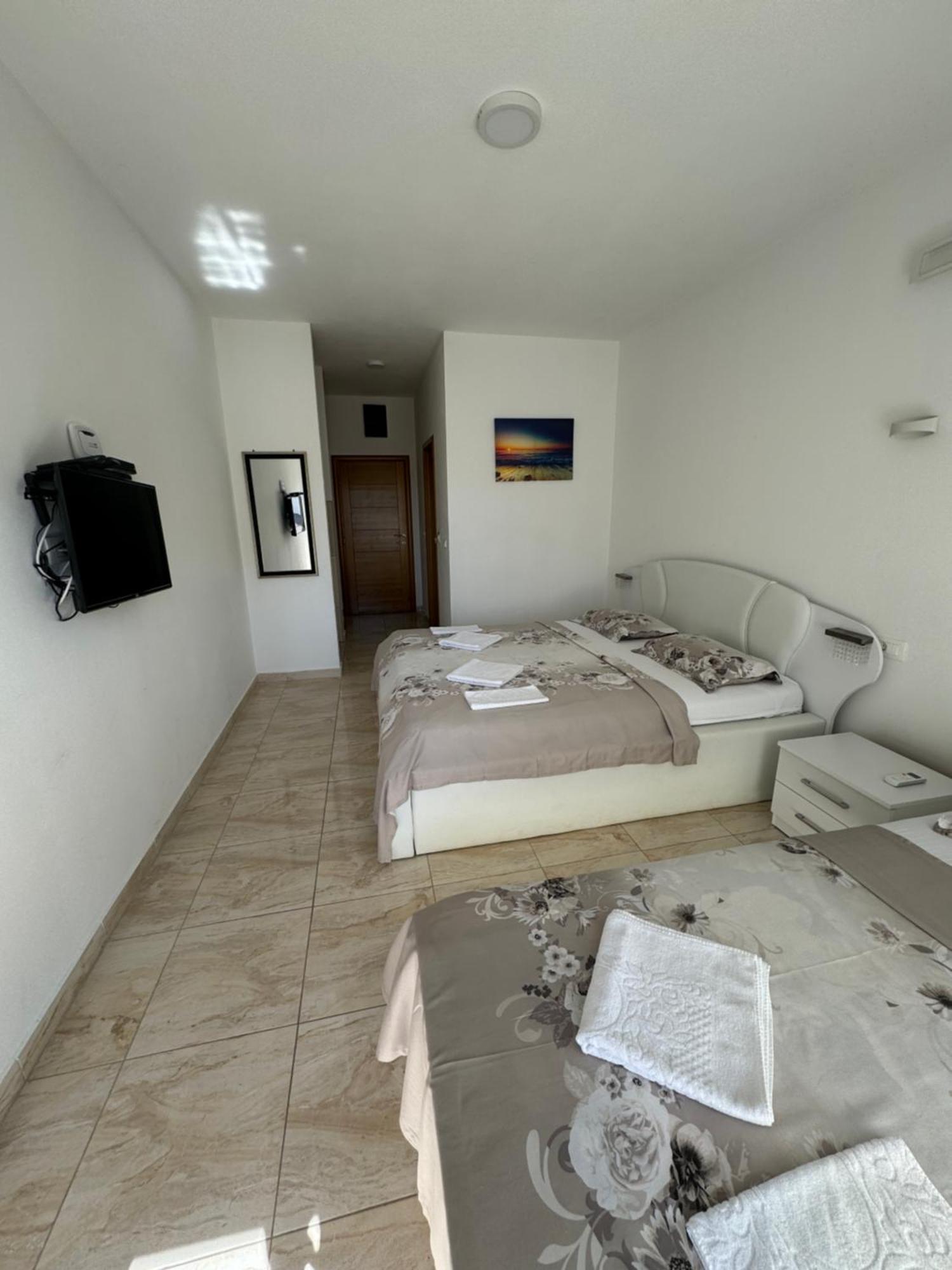 Ferienwohnung Harasta Lux Bar Exterior foto