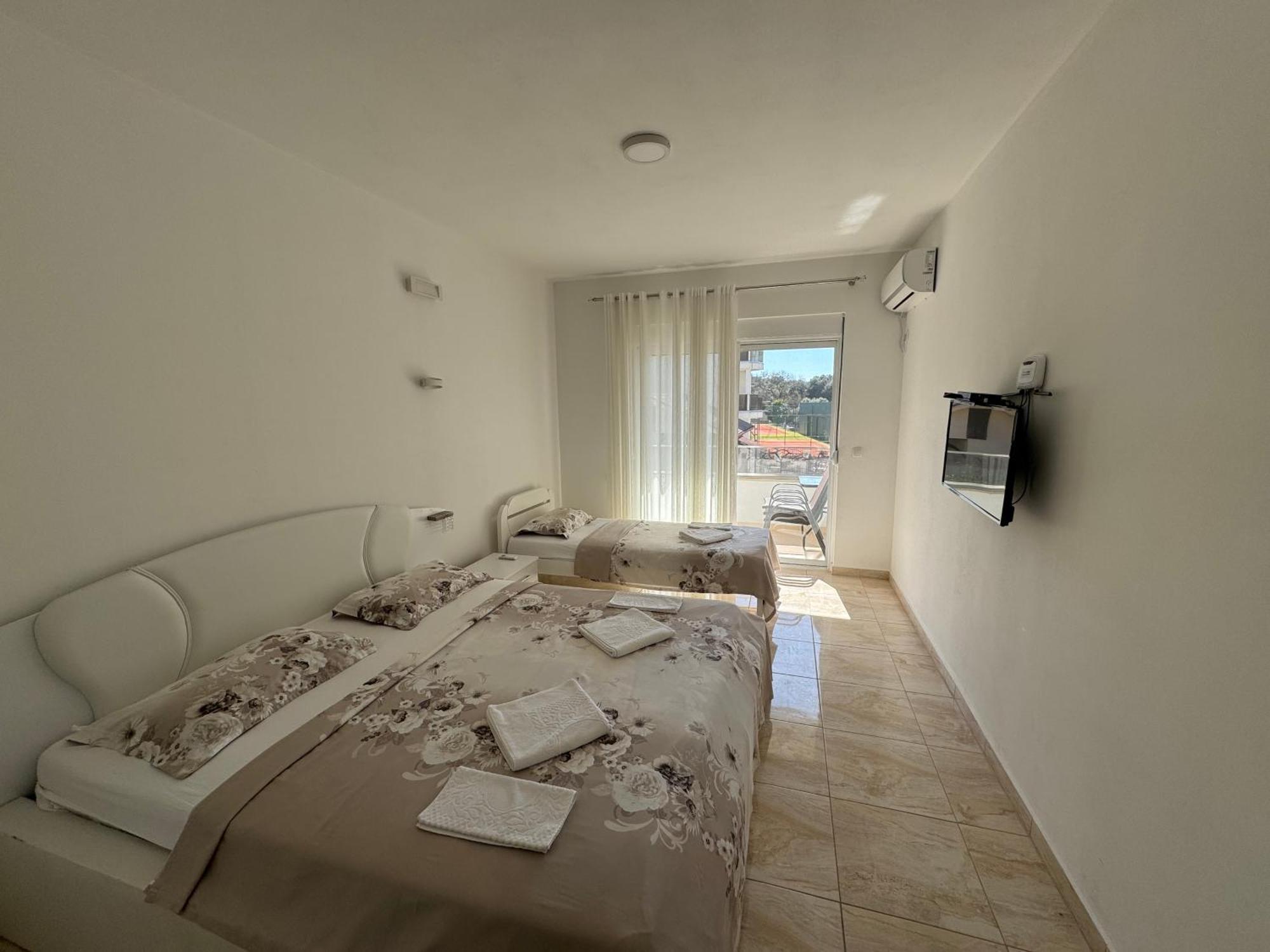Ferienwohnung Harasta Lux Bar Exterior foto