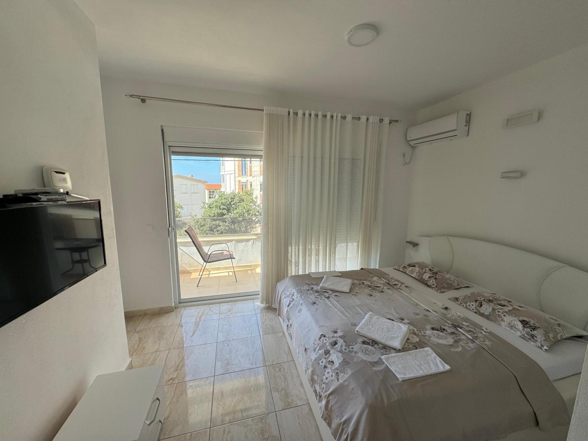 Ferienwohnung Harasta Lux Bar Exterior foto