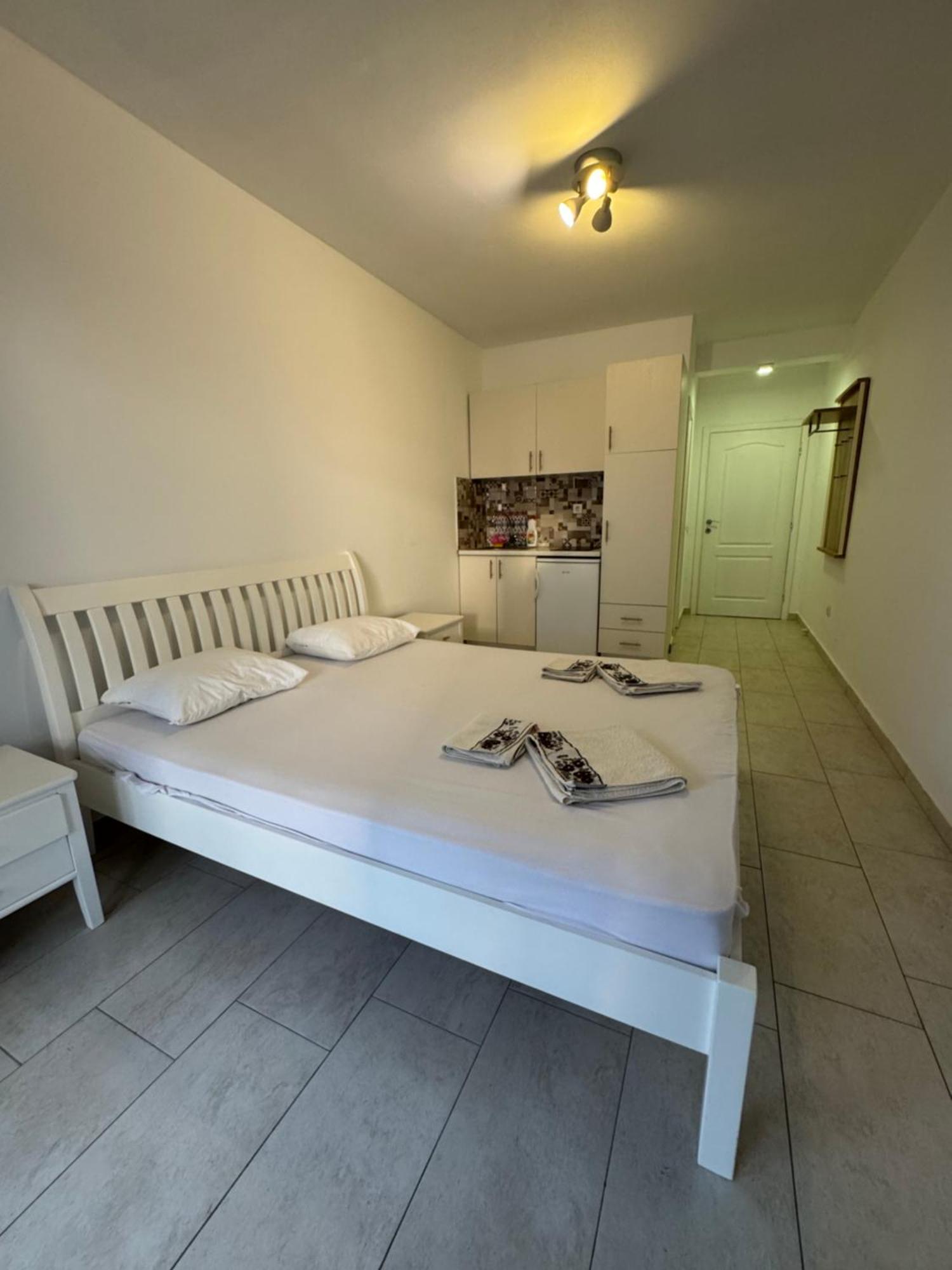 Ferienwohnung Harasta Lux Bar Exterior foto