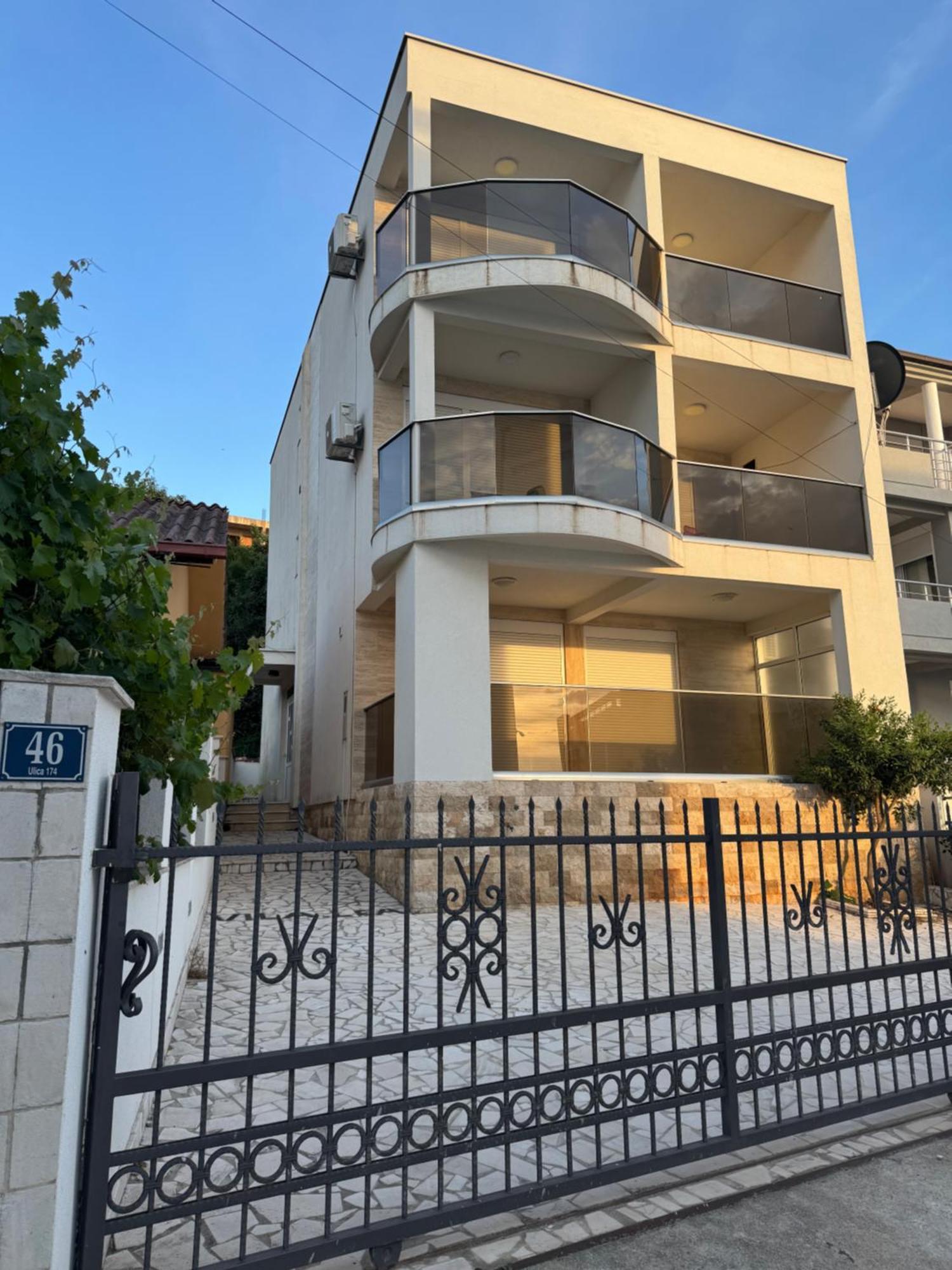 Ferienwohnung Harasta Lux Bar Exterior foto