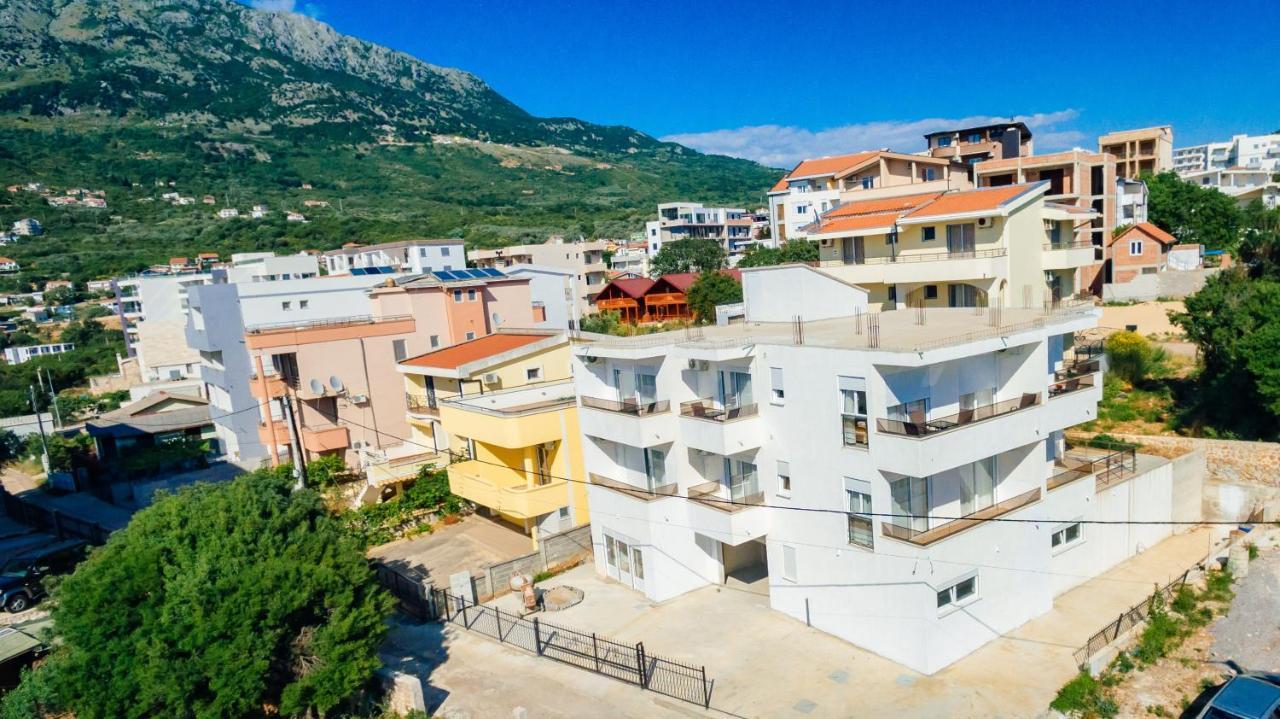 Ferienwohnung Harasta Lux Bar Exterior foto