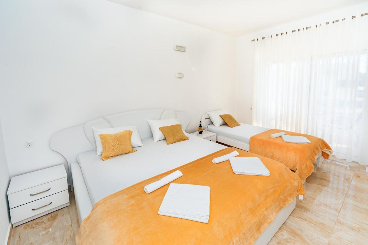 Ferienwohnung Harasta Lux Bar Exterior foto