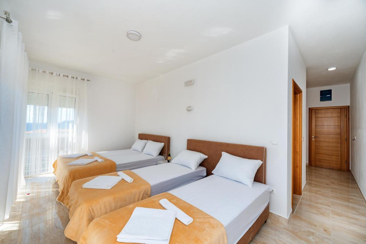 Ferienwohnung Harasta Lux Bar Exterior foto