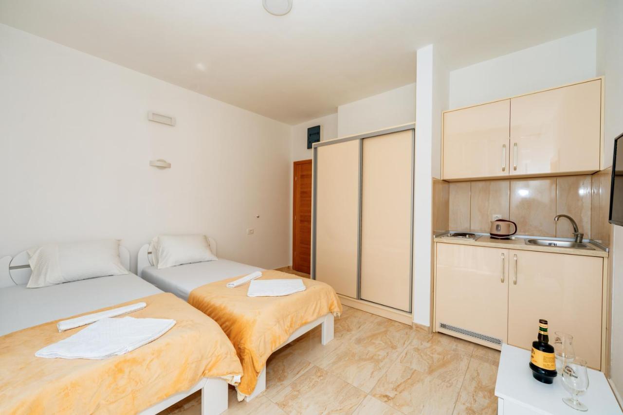 Ferienwohnung Harasta Lux Bar Exterior foto